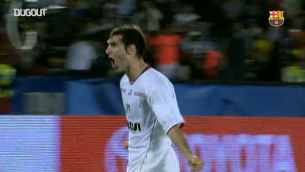 Barcelona beat Estudiantes to win the FIFA Club World Cup in 2009